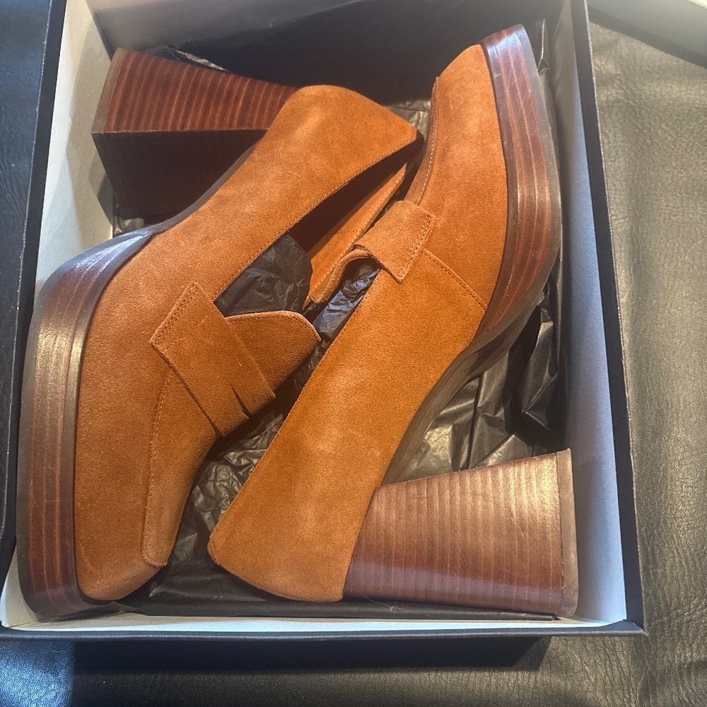Ángel Alarcón Honey Suede Block Heel Loafers – Size EU 40 (US 9.5)